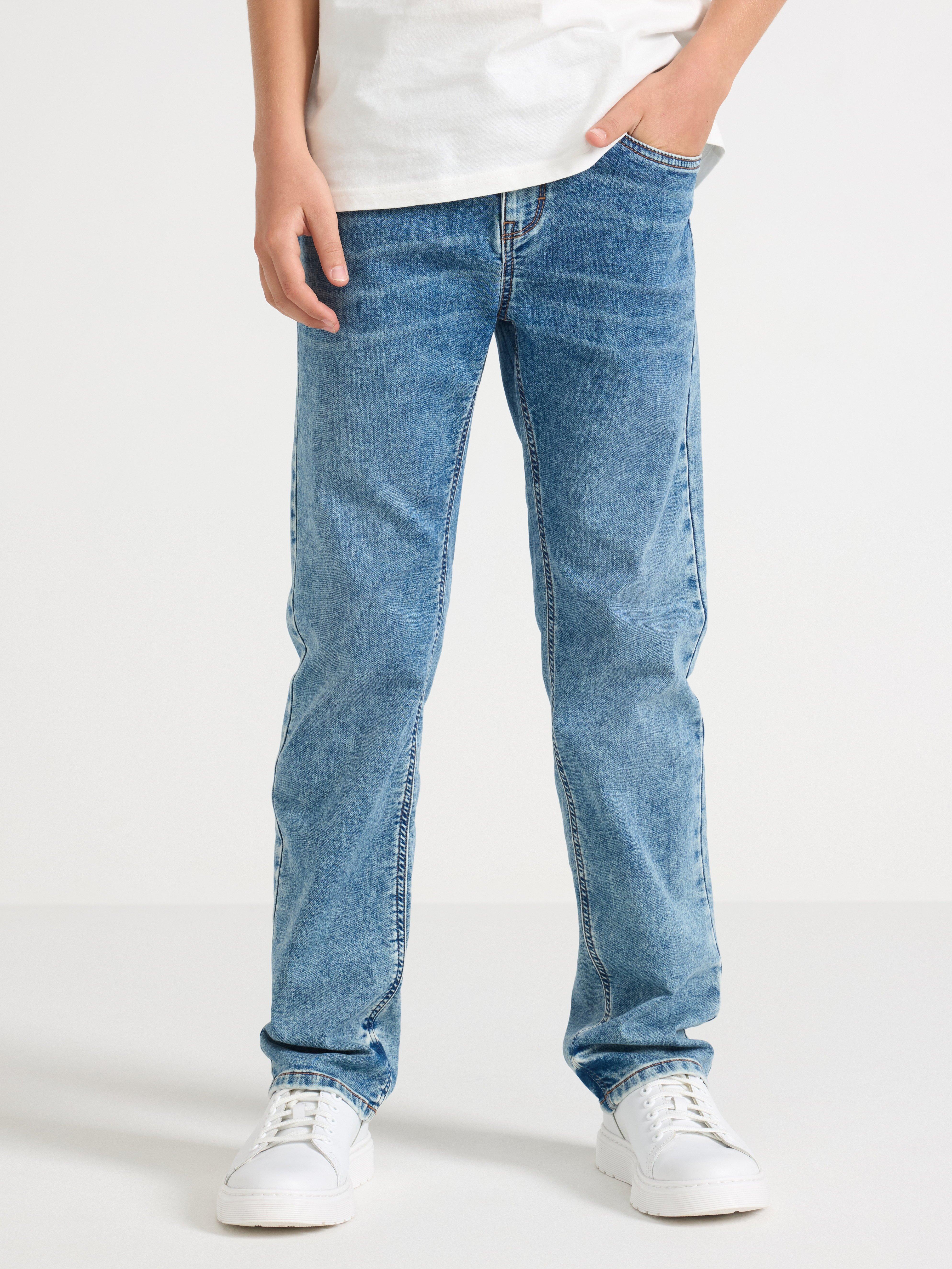 STAFFAN Calça jeans reta em malha com cintura normal. Denim