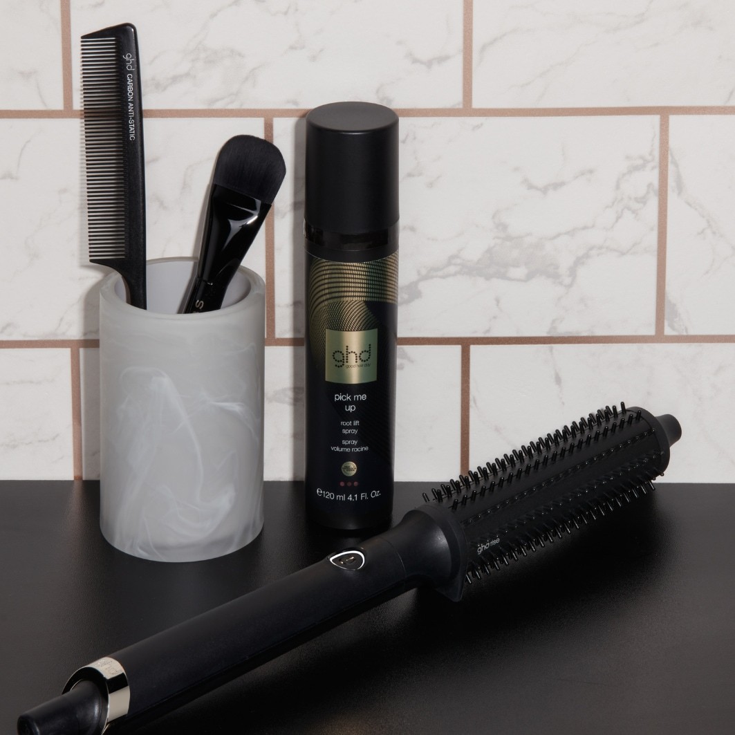 ghd plaukų lakas „Pick Me Up Root Lift Spray“ – 120 ml