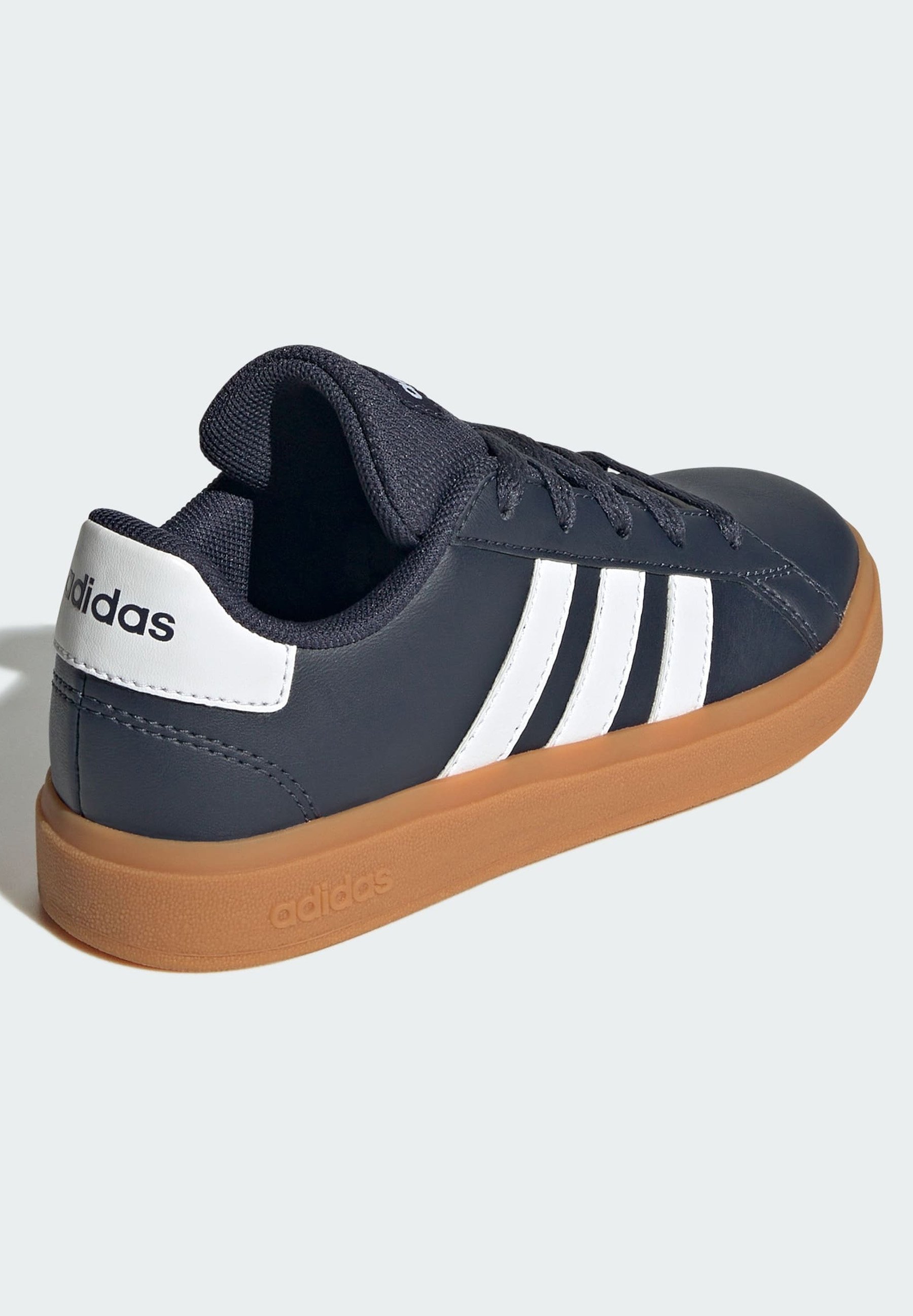 adidas Sportswear GRAND - Buty treningowe - shadow navy cloud white gum