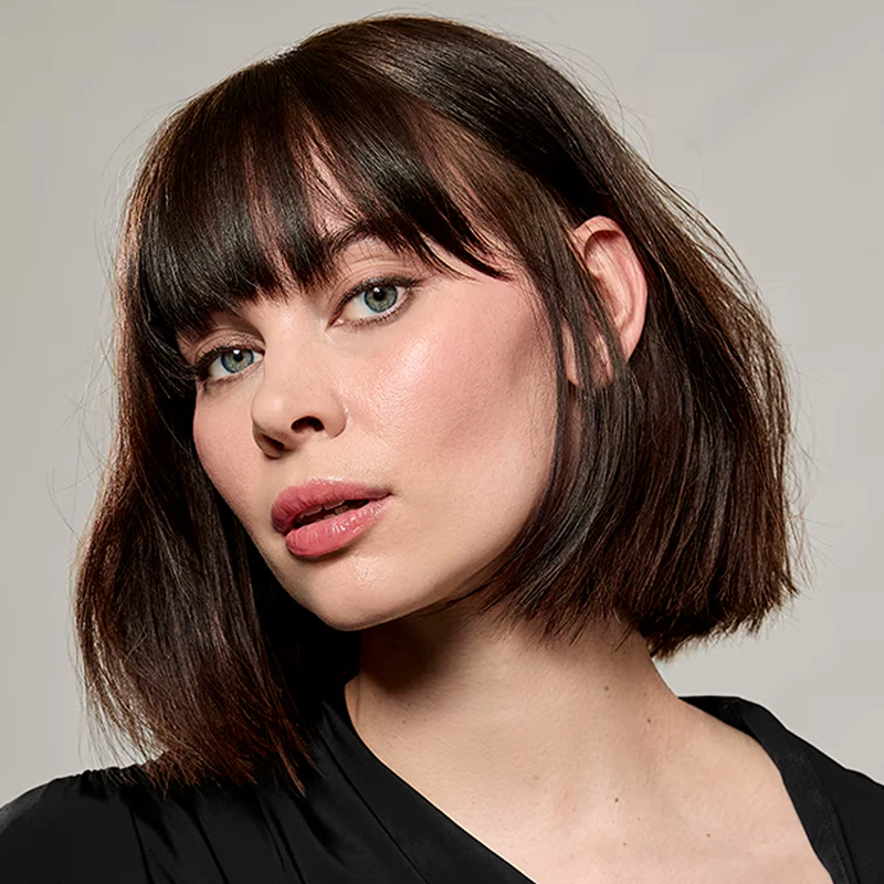 Bumble and bumble Thickening Go Big Plumping Treatment spray voor volume tijdens het föhnen en de uiteindelijke styling.