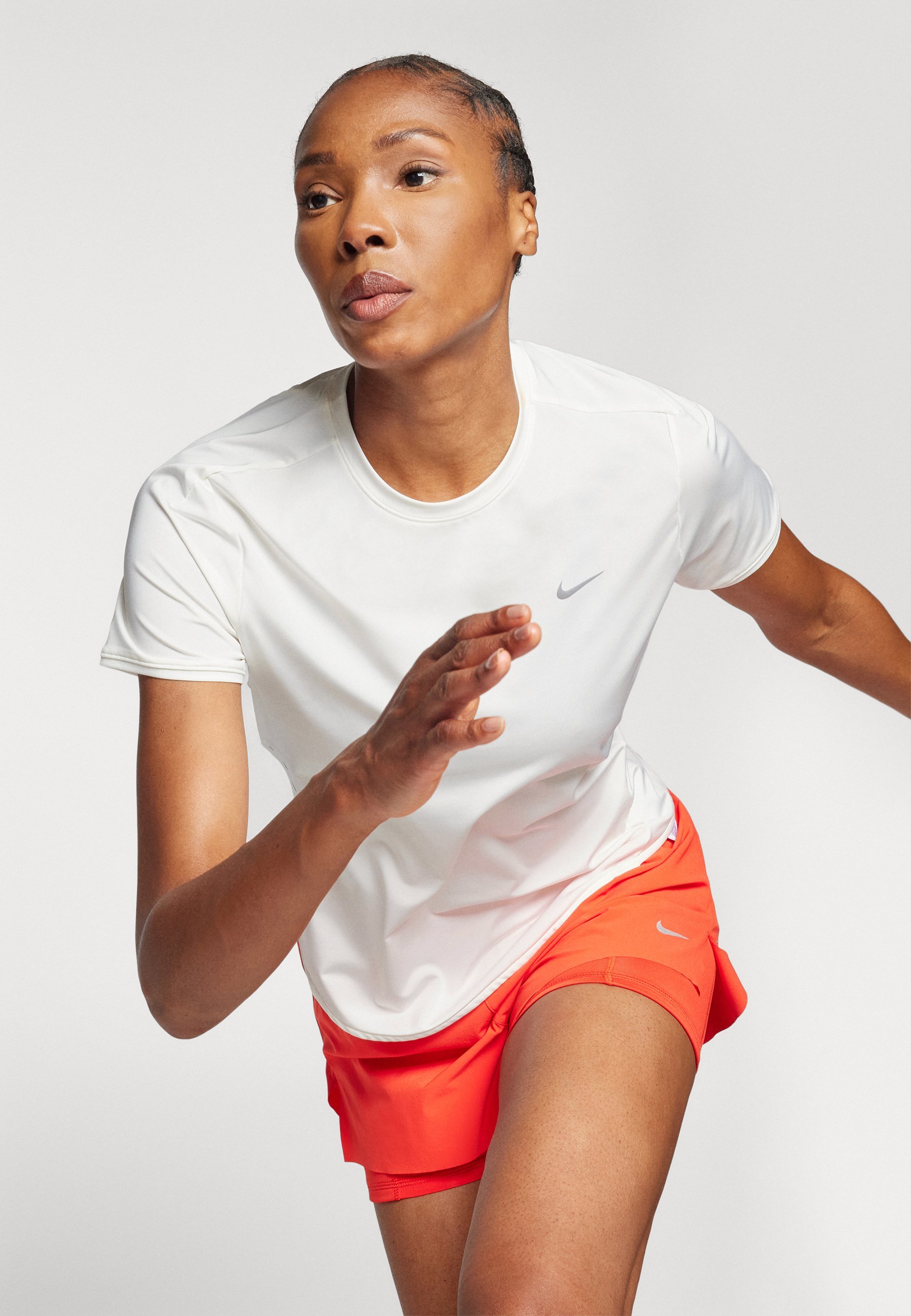 Nike Performance SWIFT TOP - Sport T-shirt - zeilwit/reflecterend zilver