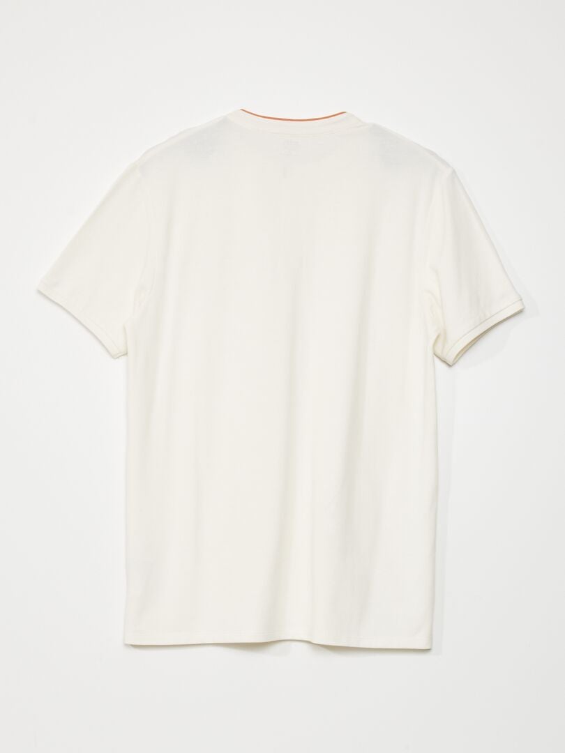 Camisa polo em piqué de algodão com gola mandarim - BRANCA