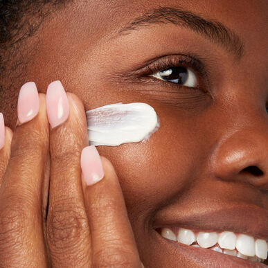 Kiehl's Super Multi-Corrective Cream 7 in 1 pretnovecošanās sejas krēms ar A vitamīnu