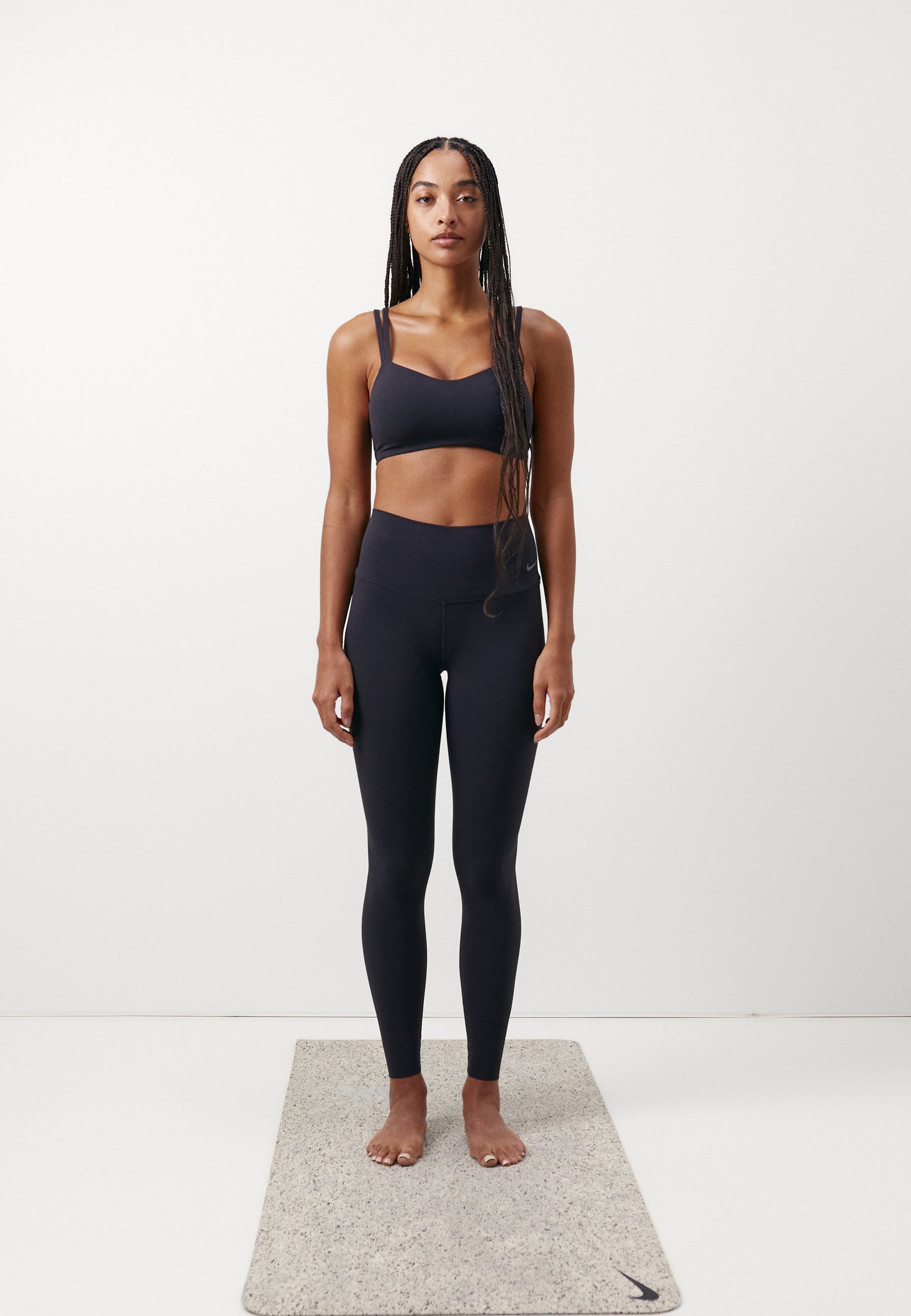 Nike Performance ZENVY - Leggings - zwart