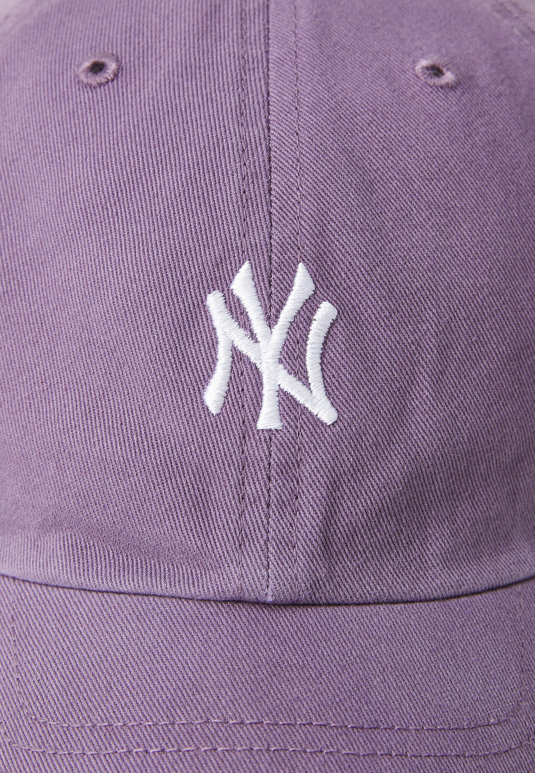 '47 Caps
