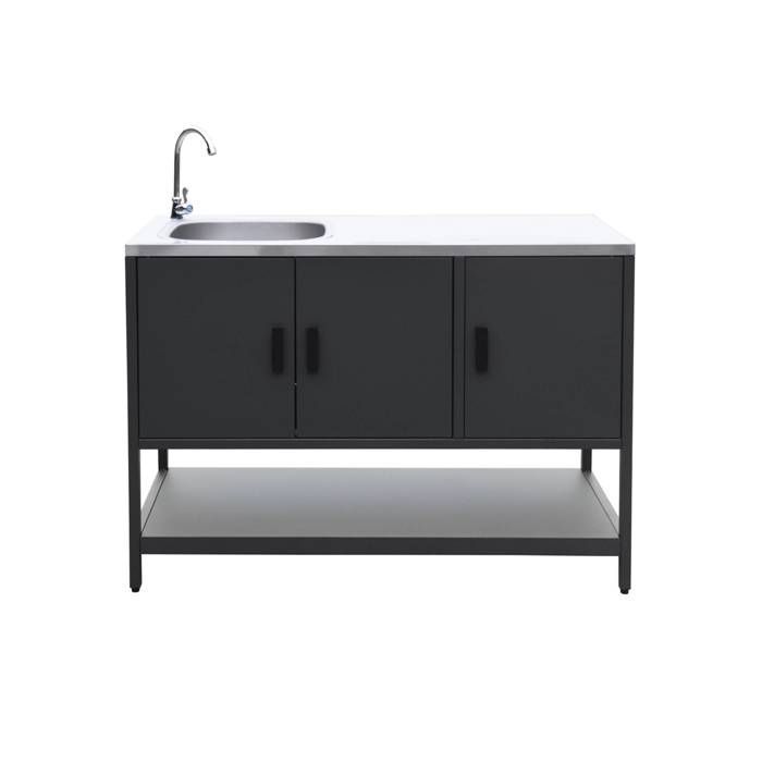 Cocina exterior con 2 módulos en acero inoxidable negro.