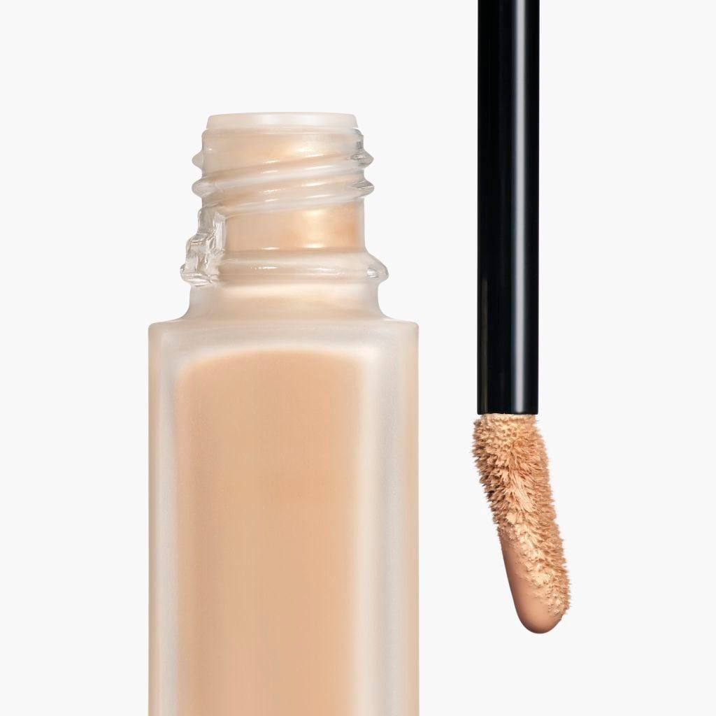 Corrector Chanel Ultra Le Teint con mango alto y fijador - 8,5 g