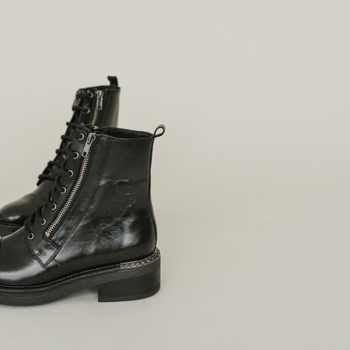 Bottines à lacets  en cuir noir