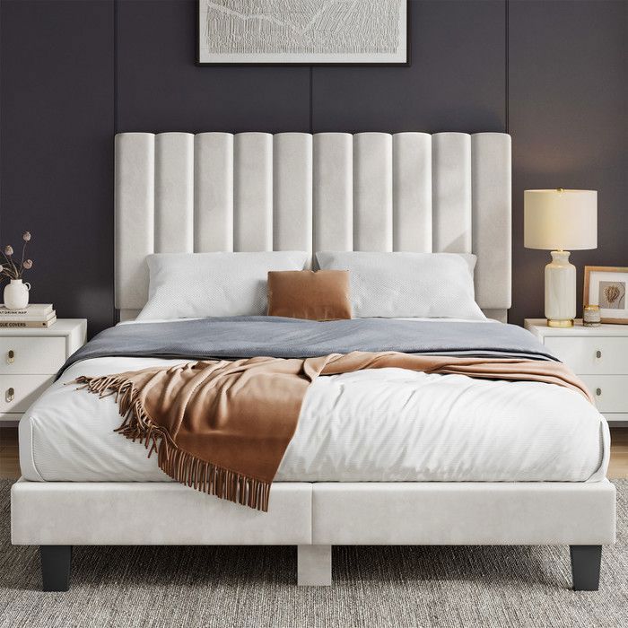 Cama HavenlyHome de 160x200 cm, tapizada en terciopelo con cabecero y somier de láminas, para dos personas, color beige.
