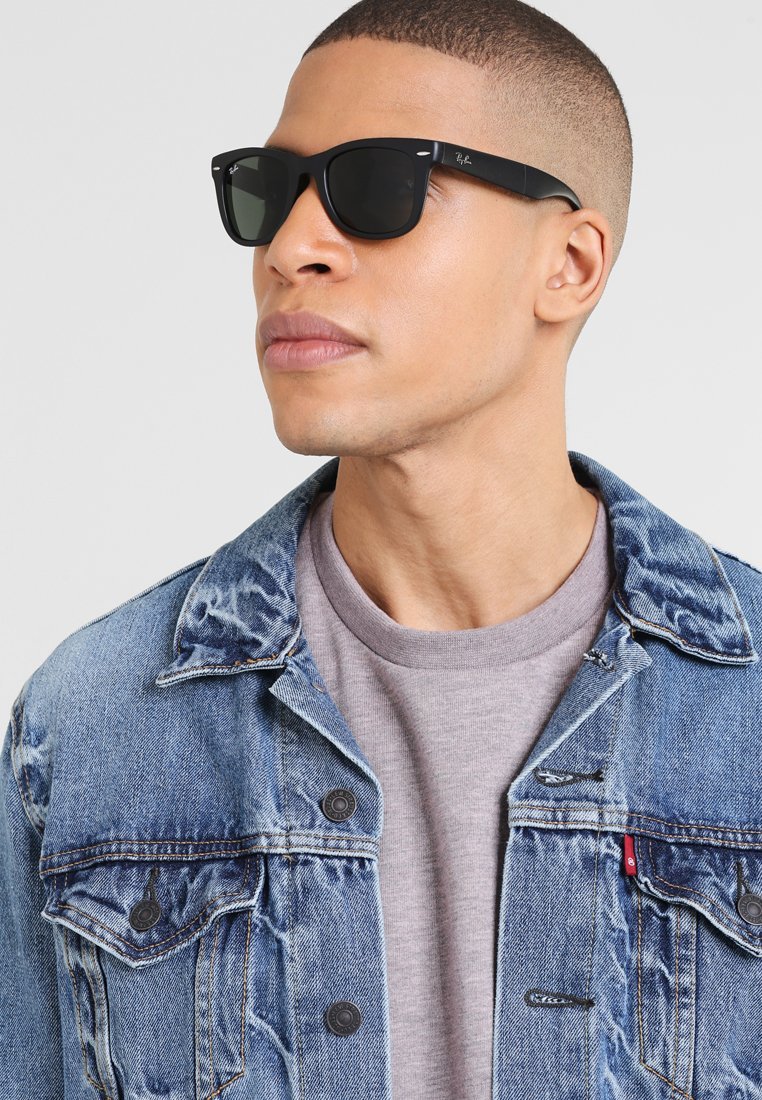 Ray-Ban 0RB4105 FOLDING WAYFARER - Zonnebril - zwart