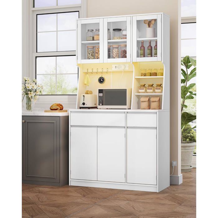 Muebles de cocina, aparador, vitrina alta con tomas de corriente LED, encimeras y dos cajones, estantes ajustables, color blanco.