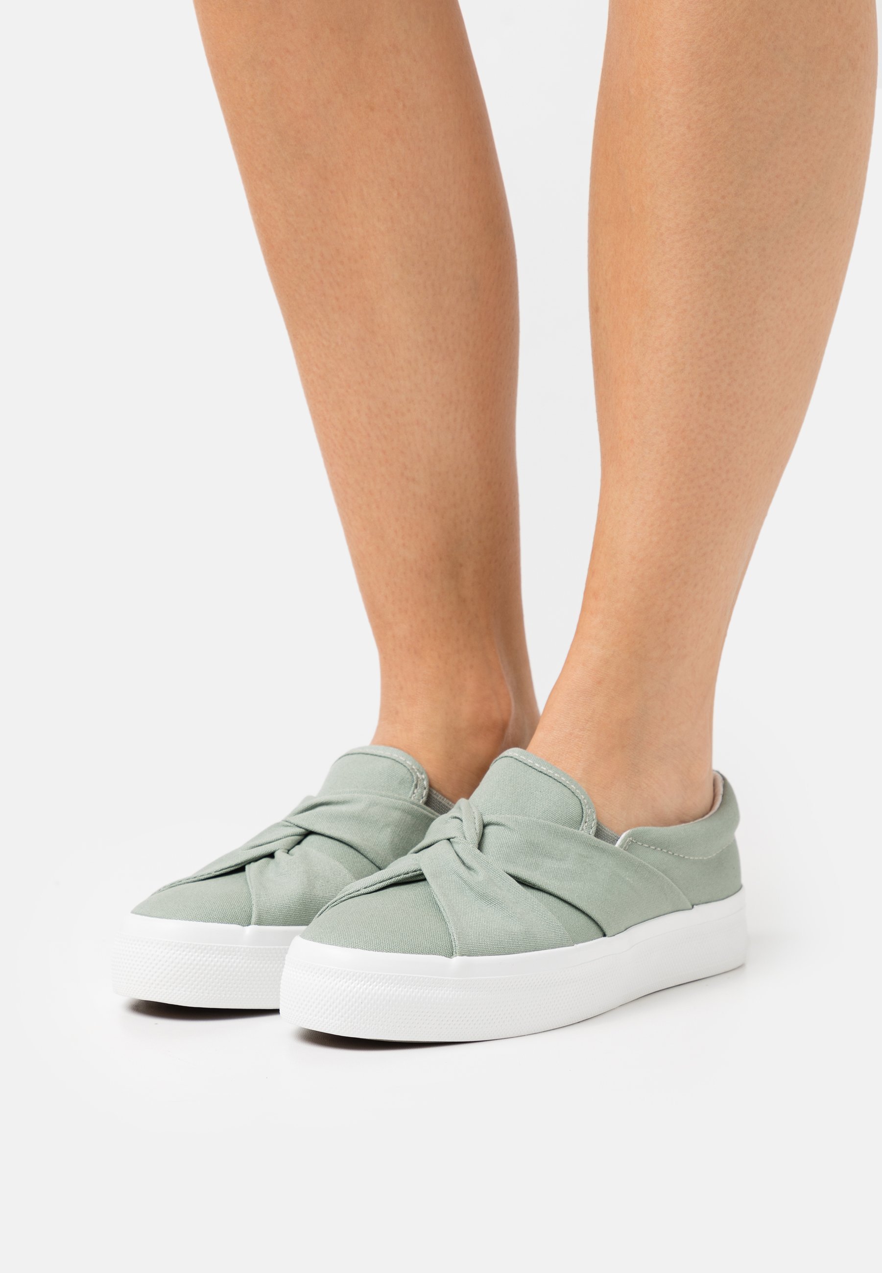 Anna Field Slip-ons – mint