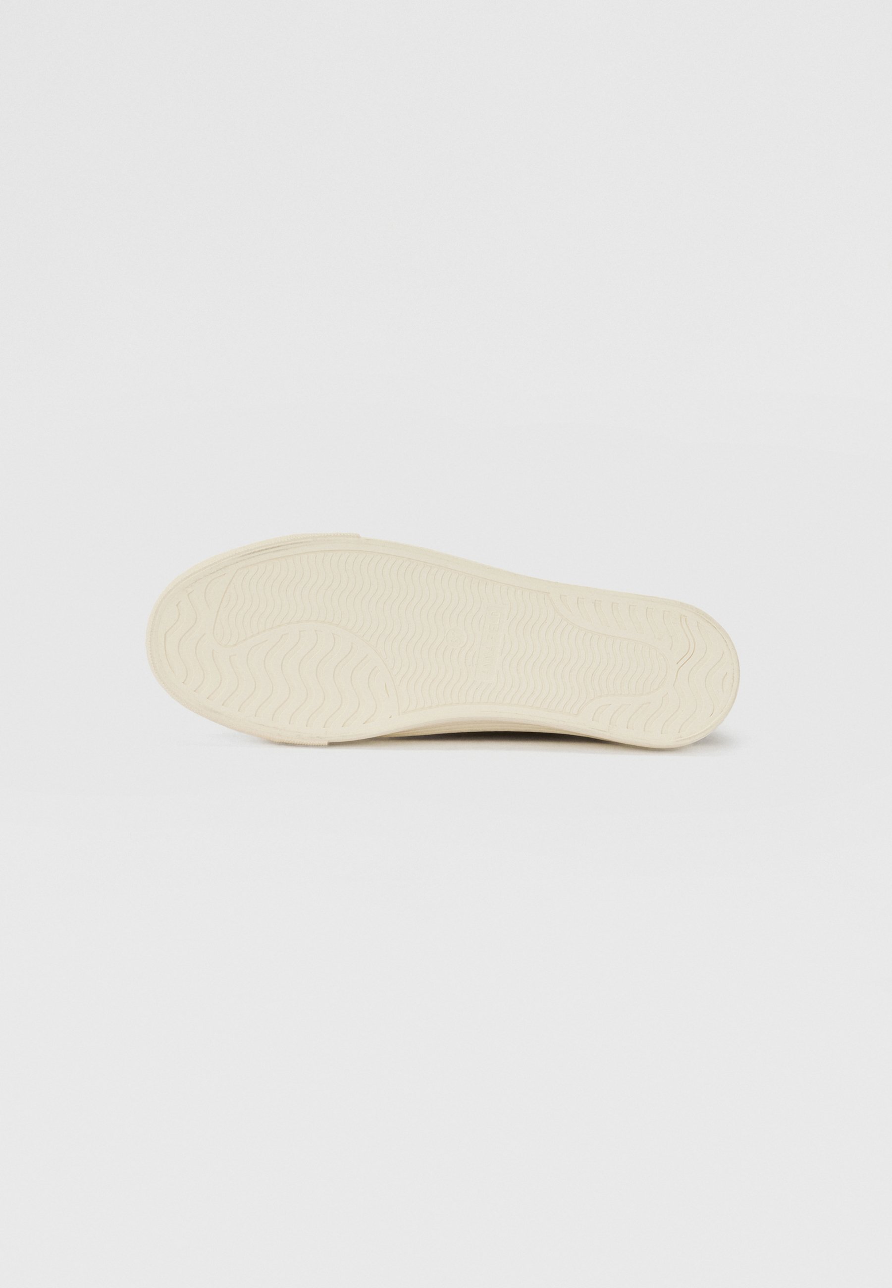 Tenisky Anna Field - lev