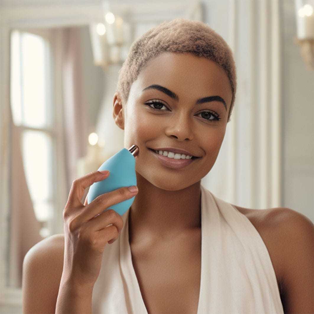 FOREO elektrinis veido masažuoklis KIWI™ porų valiklis ir mėlynos šviesos prietaisas -