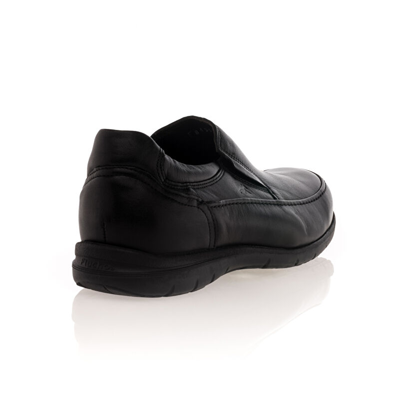  Miesten mustat loaferit/veneilykengät