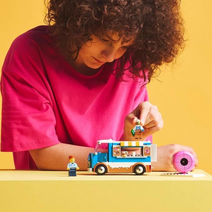 LEGO City 60452 Donut Food Truck - Building toy for boys aged 5 and up