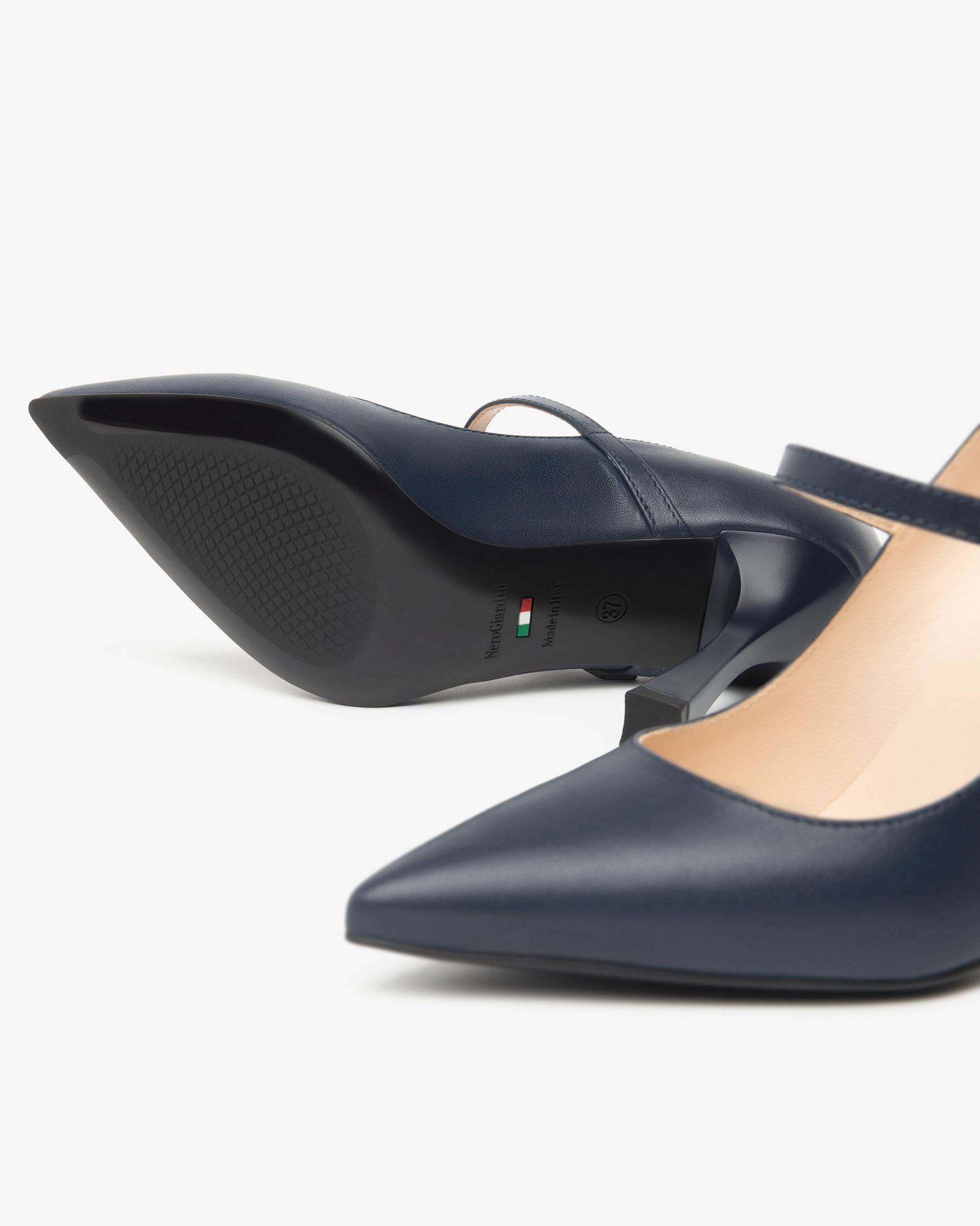  Damen-Pumps aus Leder