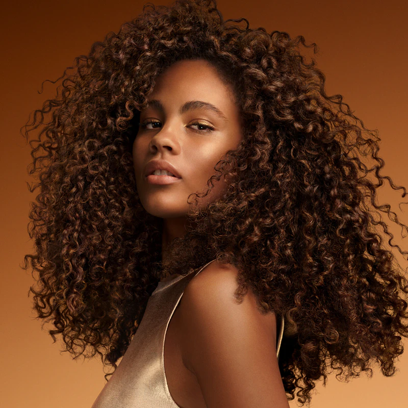 Wella Professionals Ultimate Smooth Shampoo intenzívne vyživujúci šampón pre lesklé a jemné vlasy