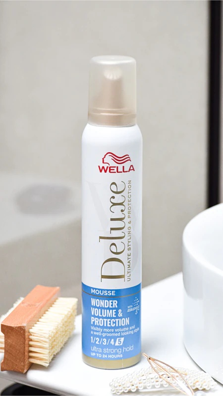 Pena za lase Wella Deluxe Wonder Volume & Protection za volumen las