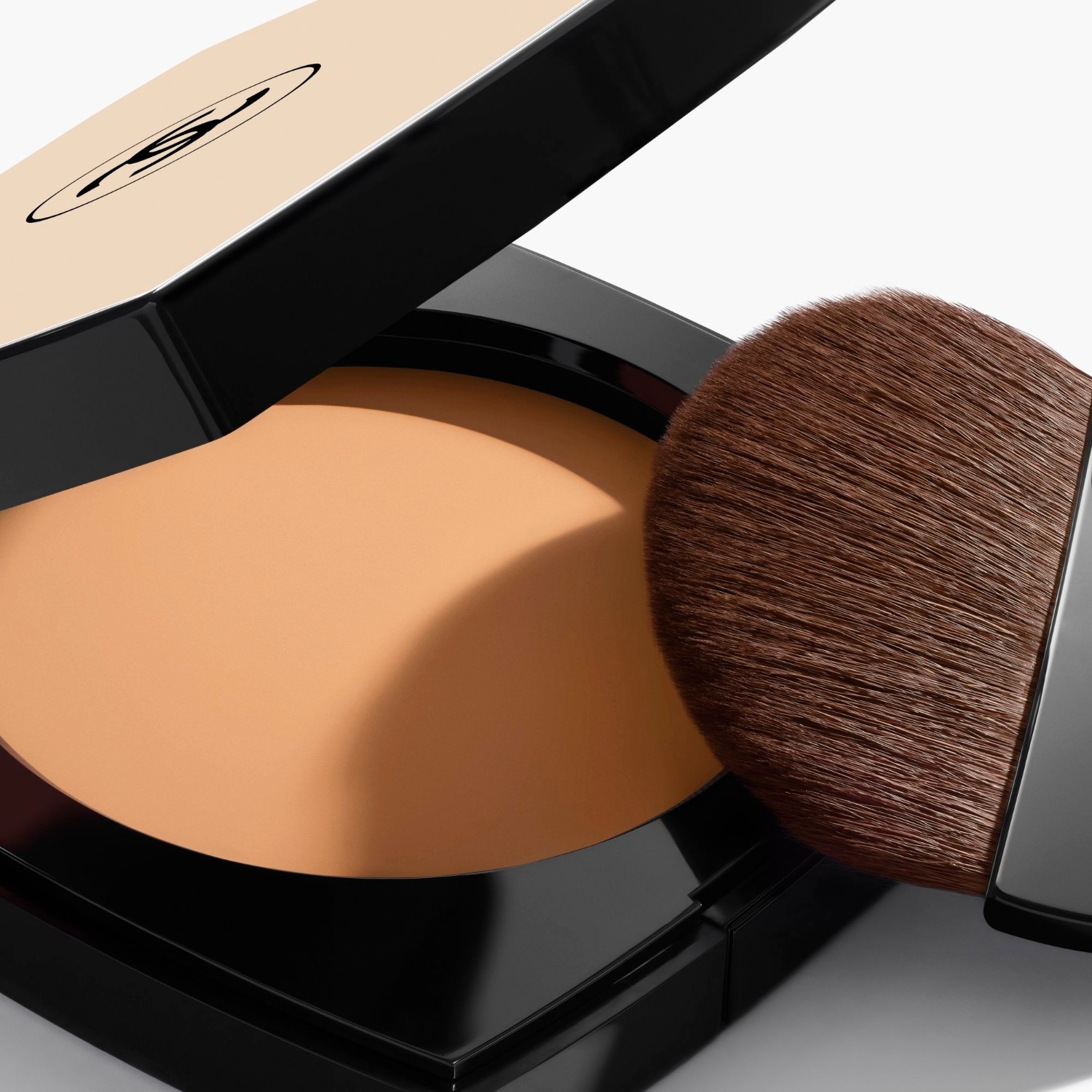 CHANEL-Les Beiges natūrali sveiko švytėjimo suteikianti pudra - 12 g