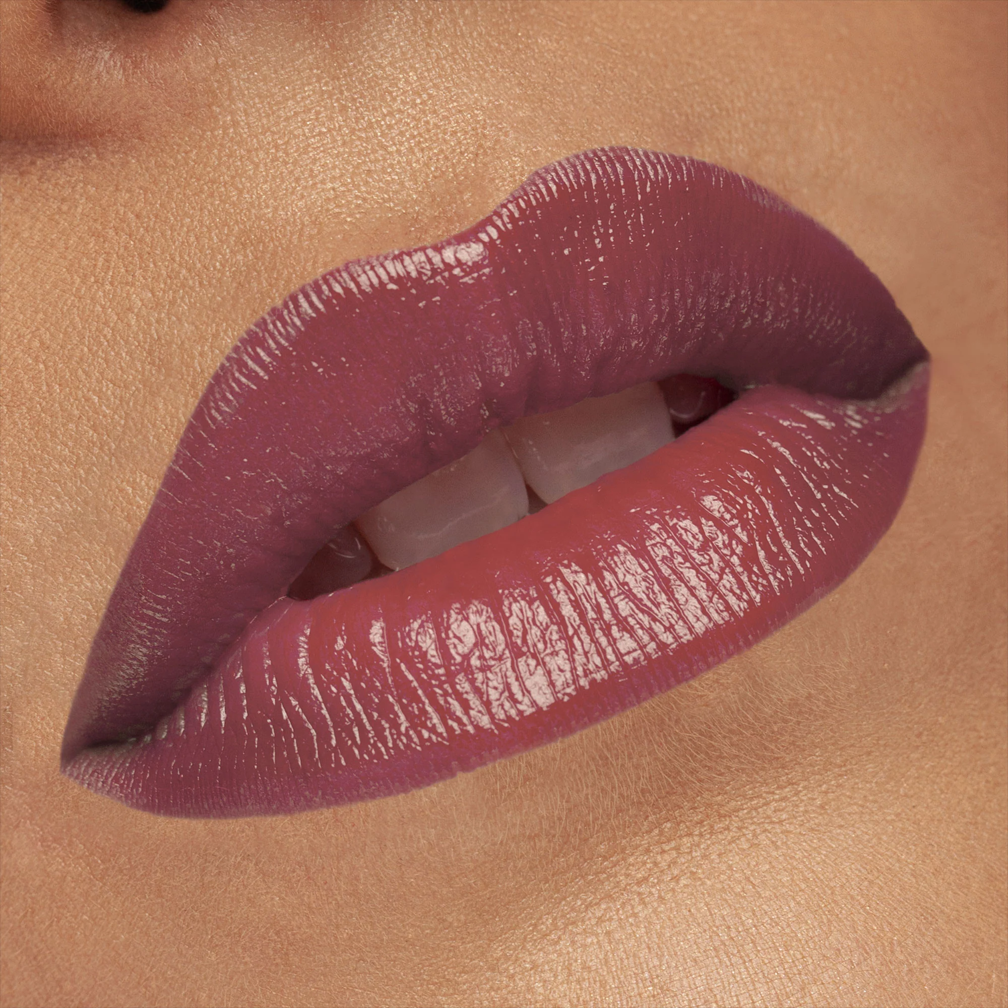 Labbra Cult Creamy Lipstick - Rossetto brillante, Rossetto