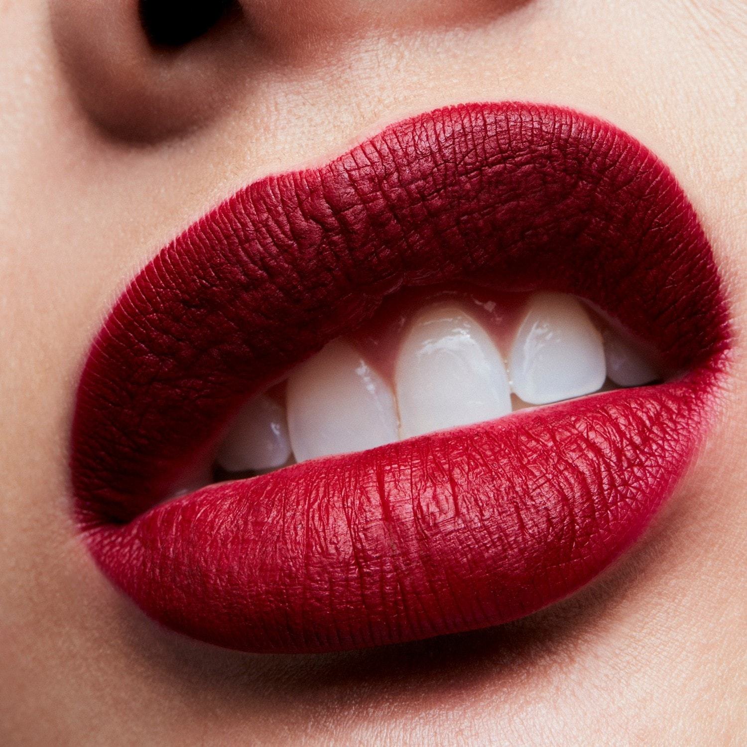 MAC Lippenstift Iepazīstieties ar savu matēto Retro matēto šķidro lūpu krāsu - 5 ml