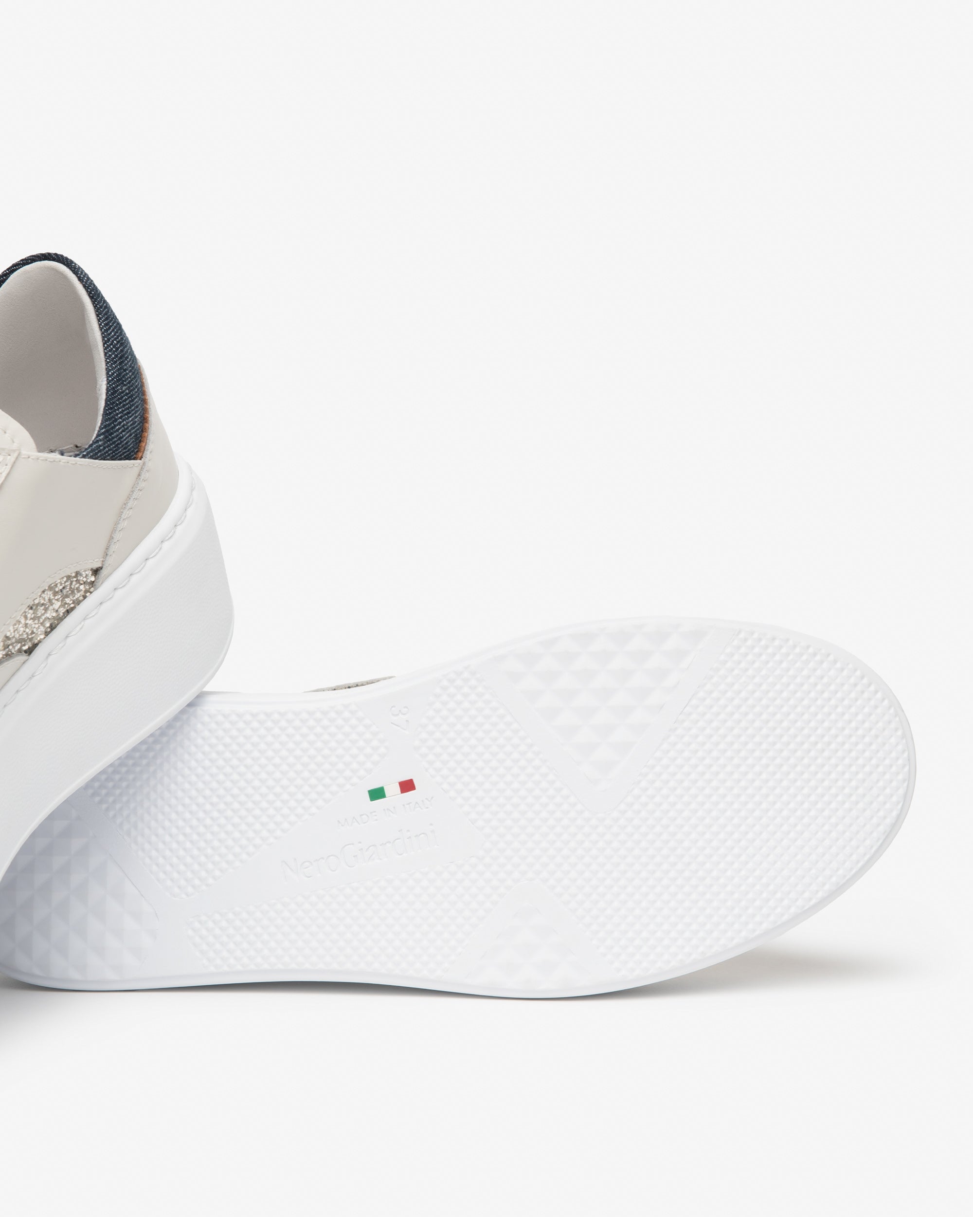  Damen-Sneaker aus Leder und Funktionsmaterial