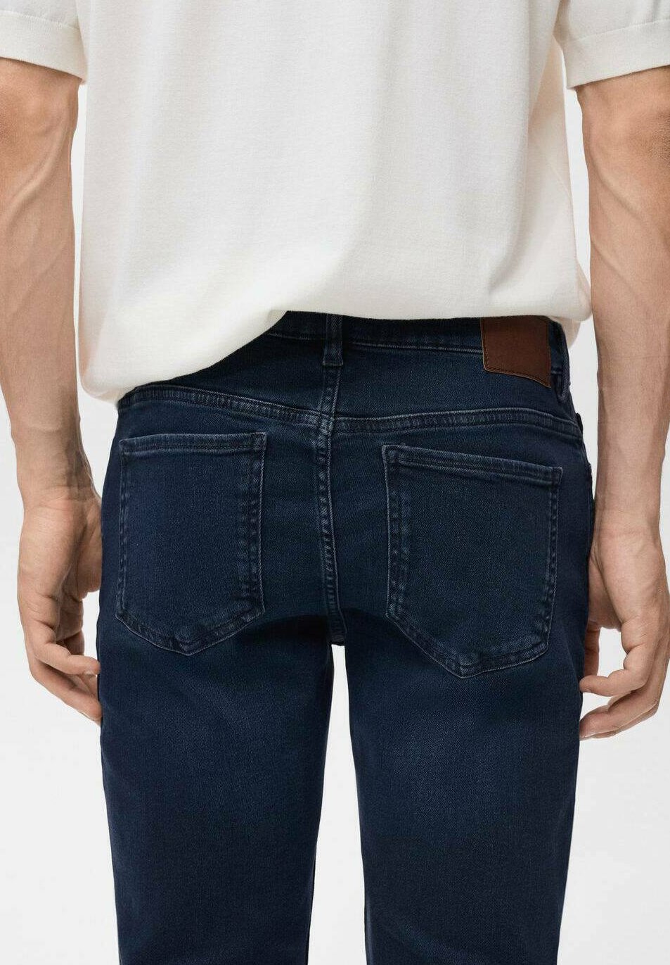 Jeansy Mango Slim fit - ciemnoniebieskie