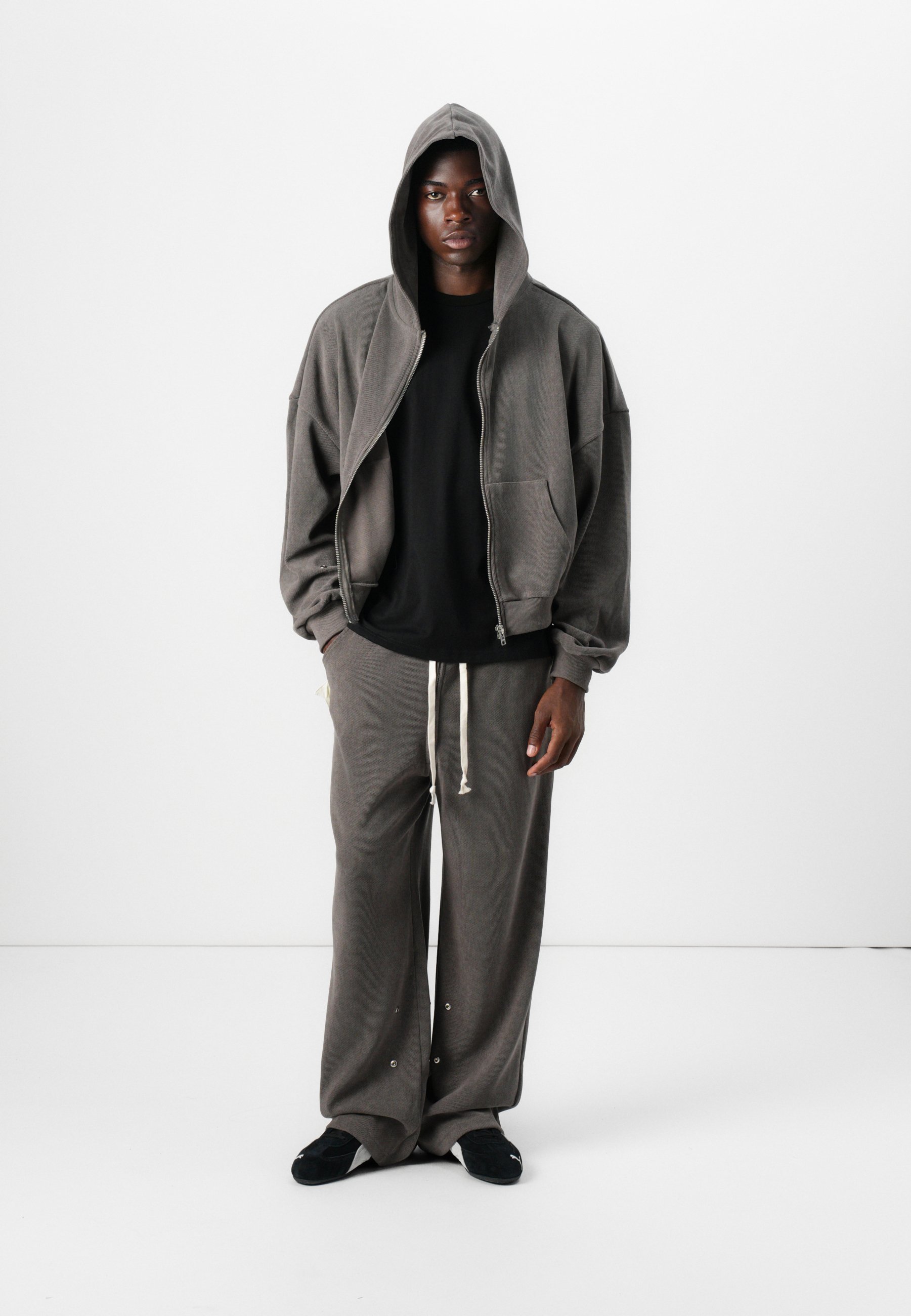 Atelier de vêtements à capuche