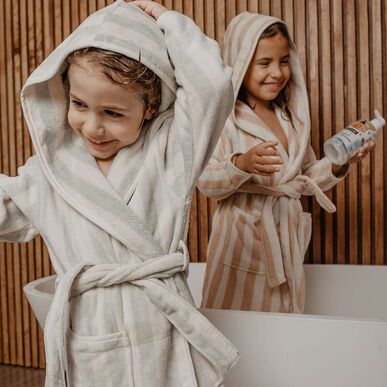 Suavinex Shampoo ja Hoitoaine Lapsille 3-10 Vuodelle 300 ml