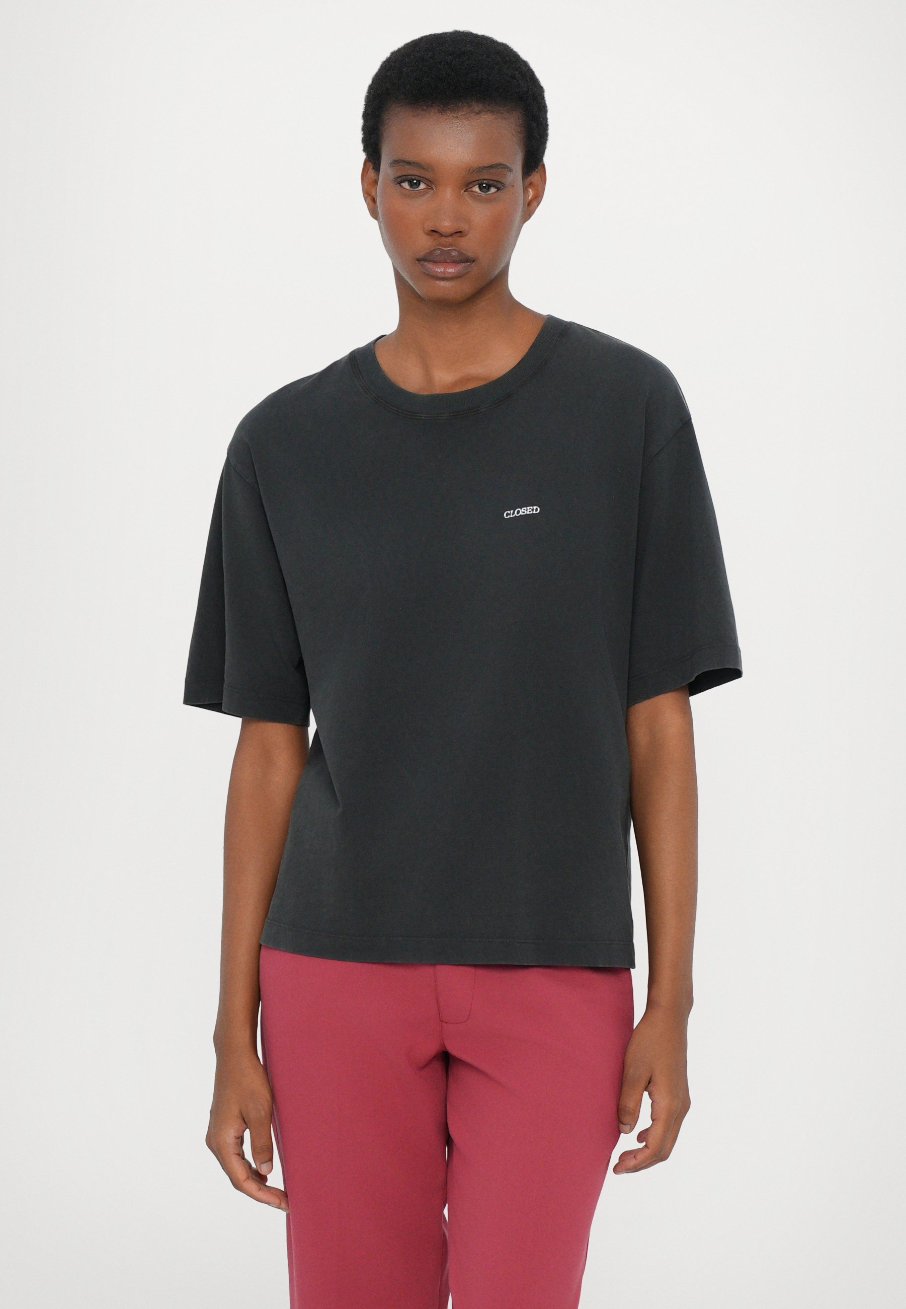 CLOSED RELAXED - T-skjorte med print - black