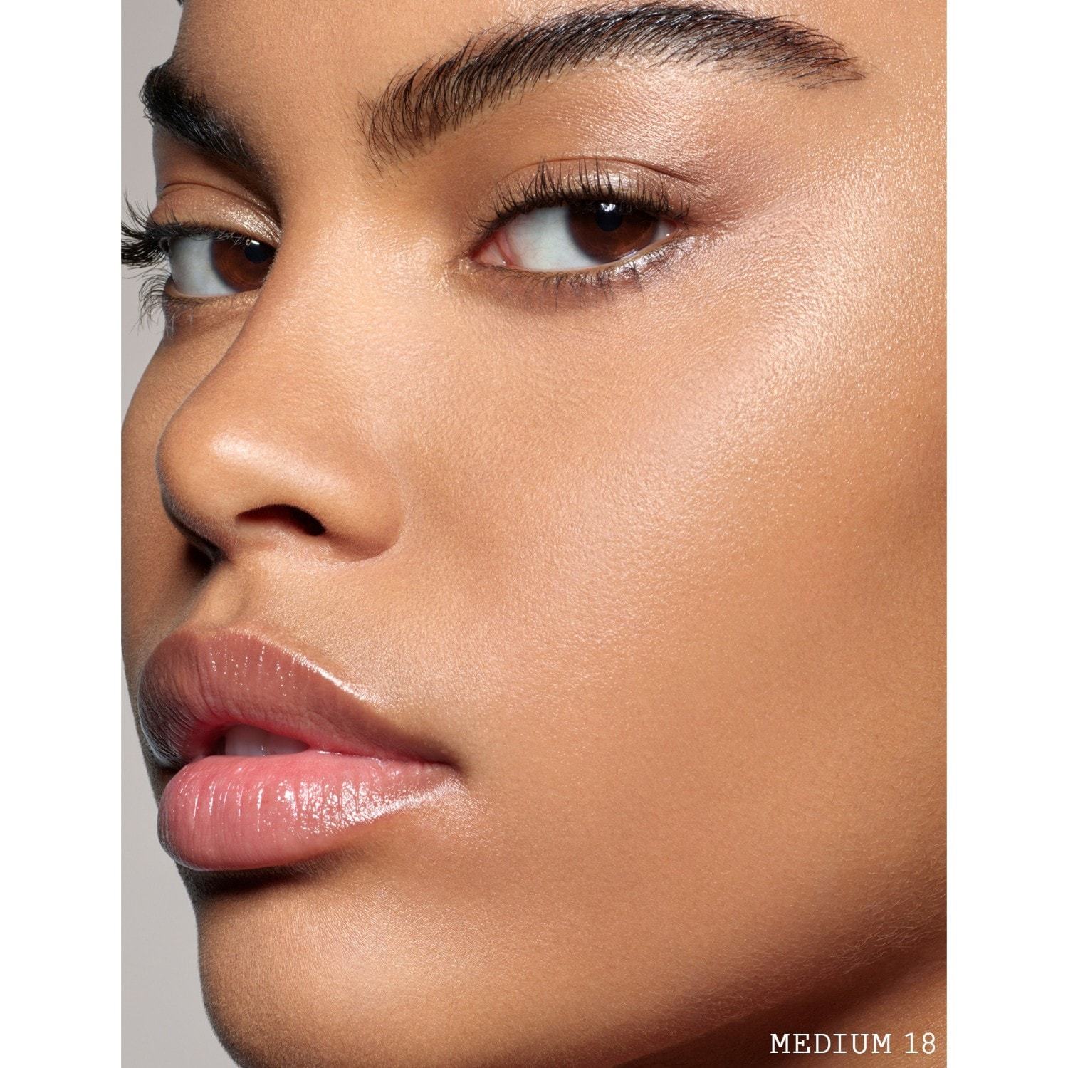 Pat McGrath Labs Foundation Sublime Perfection tekući puder – 35 ml