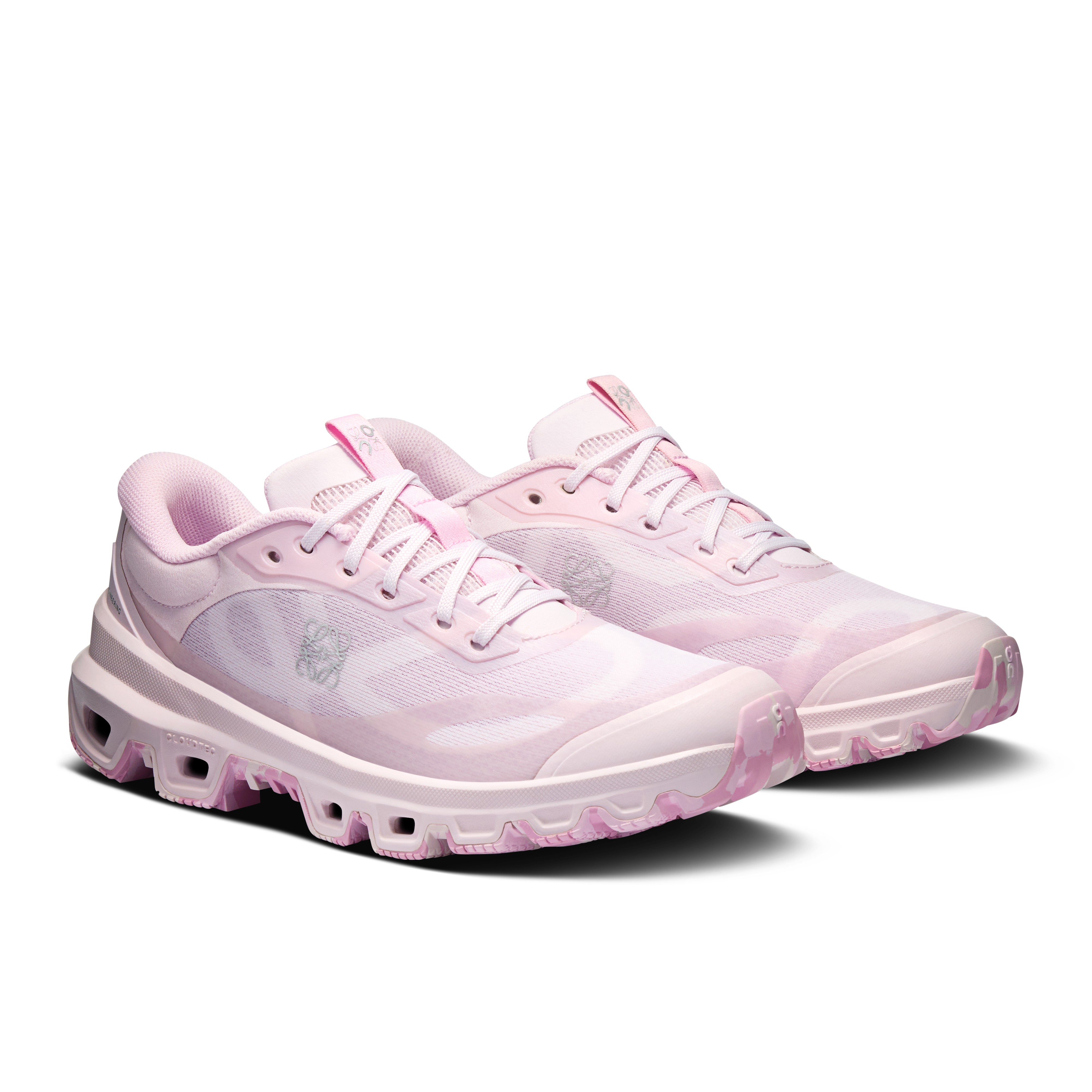 On Cloudventure LOEWE 2 para mujer, color rosa pálido.
