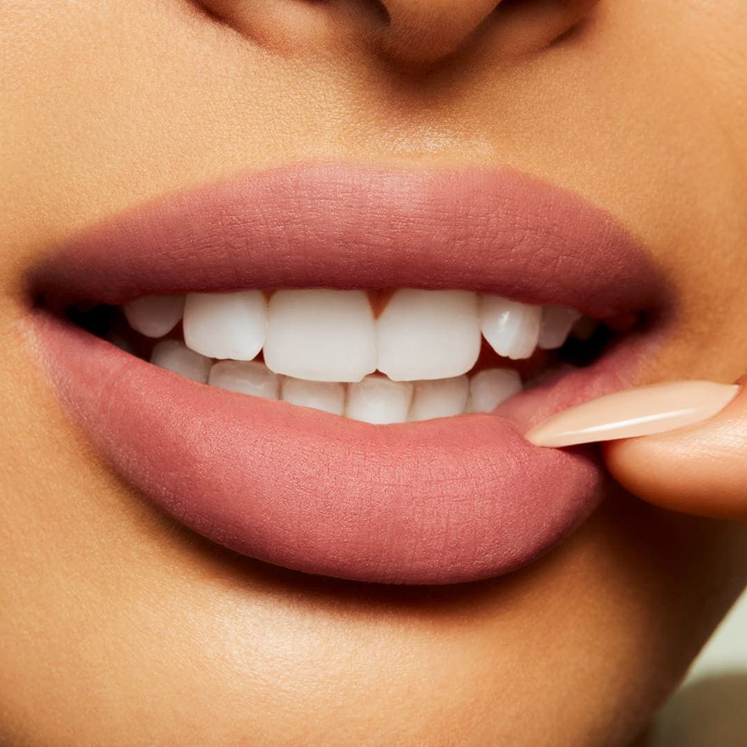 Tekutý matný rúž Powder Kiss Luxusné rúže