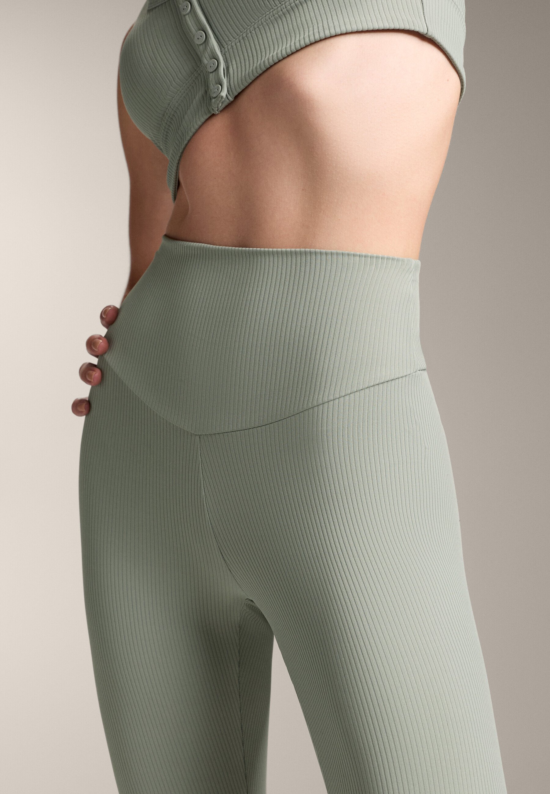 Legging OYSHO COMFORTLUX taille haute côtelé 65 cm longueur cheville - vert foncé chiné