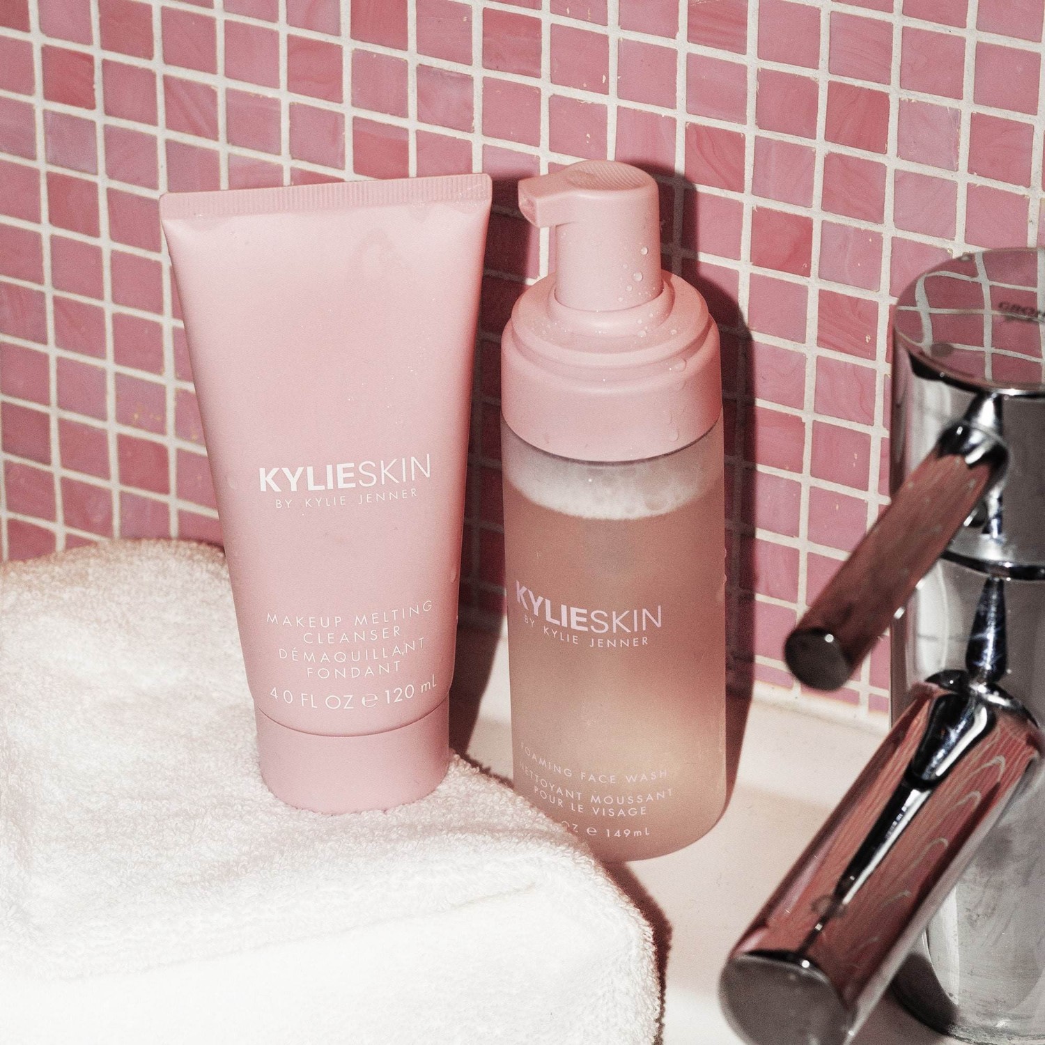 KYLIE COSMETICS Kylie Skin Démaquillant Fondant