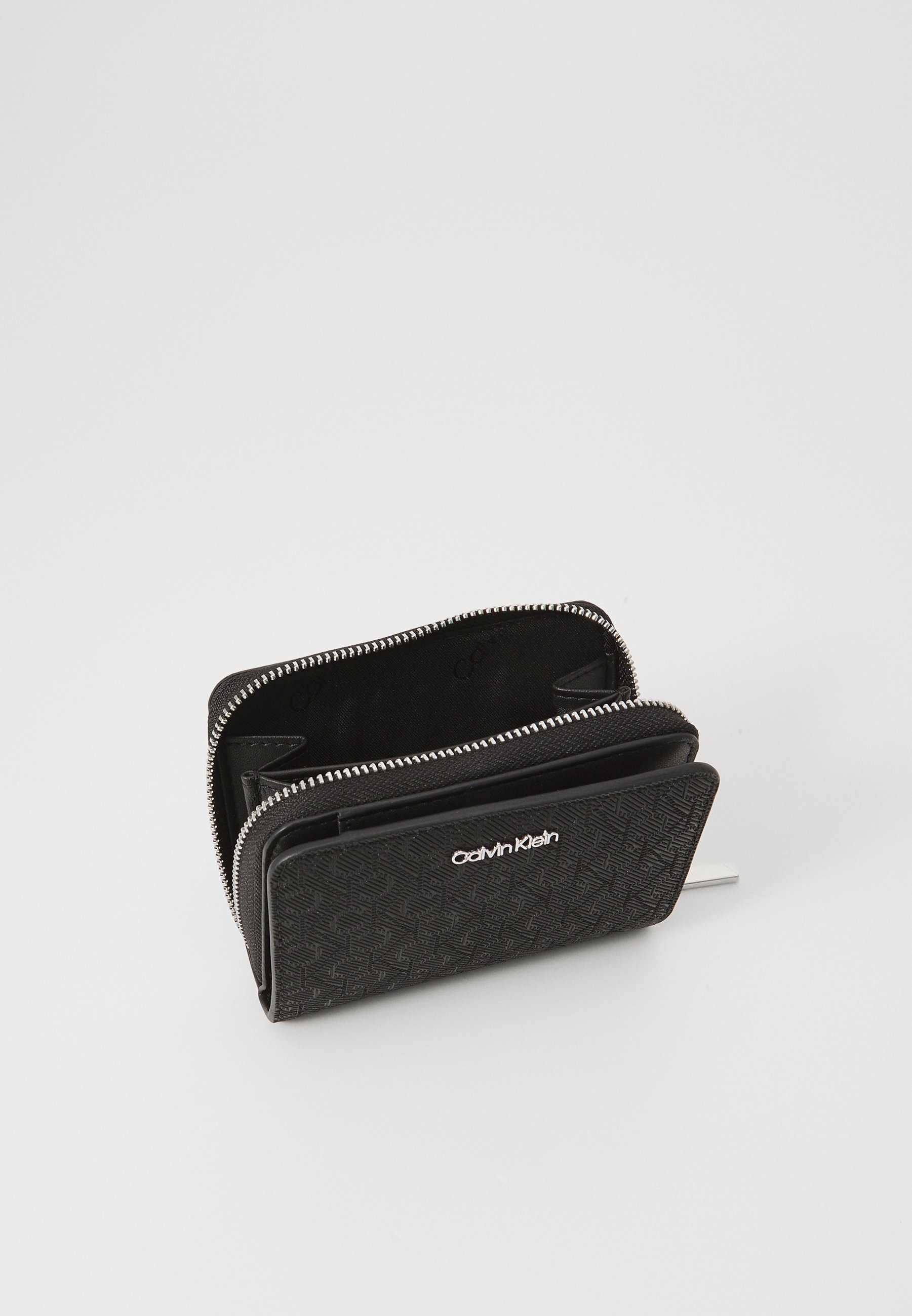 Calvin Klein MUST ZIP AROUND FLAP - Portfel - czarny