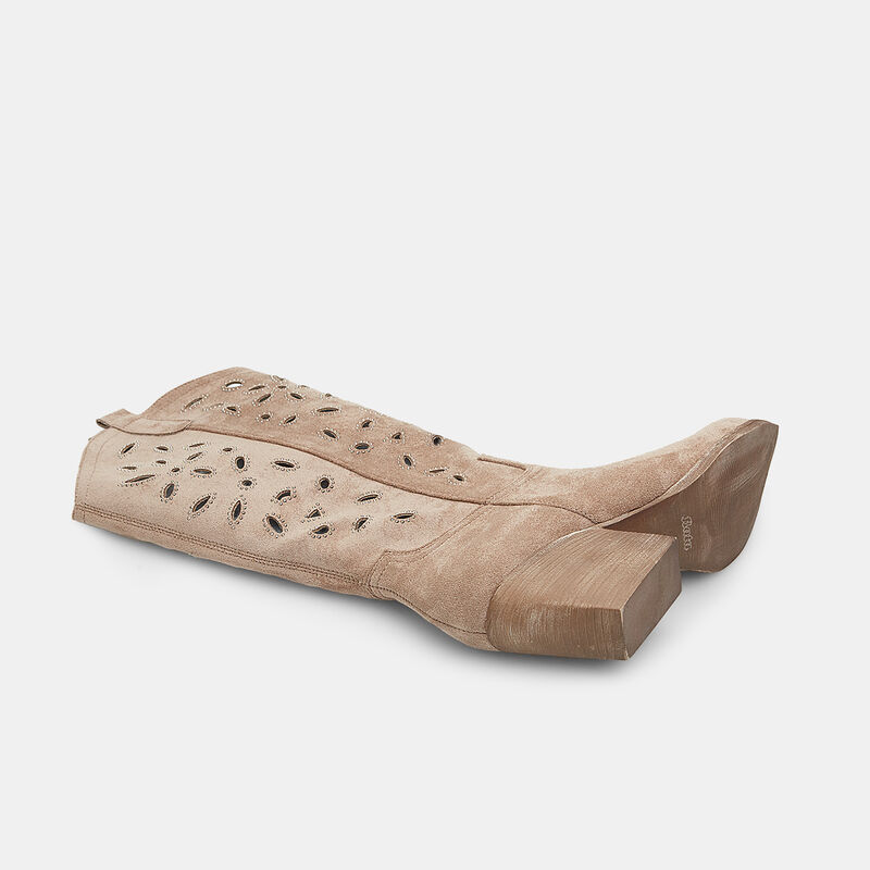 Damskie botki BATA Texan na obcasie 7 cm
