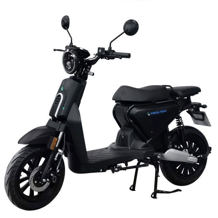 Patinete eléctrico EUROCKA C1 con batería de litio extraíble de 60 V y 20 Ah y autonomía de 40 km.