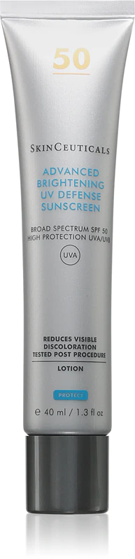 Protetor solar Skinceuticals Protect Advanced Brightening UV Defense FPS 50 para todos os tipos de pele.