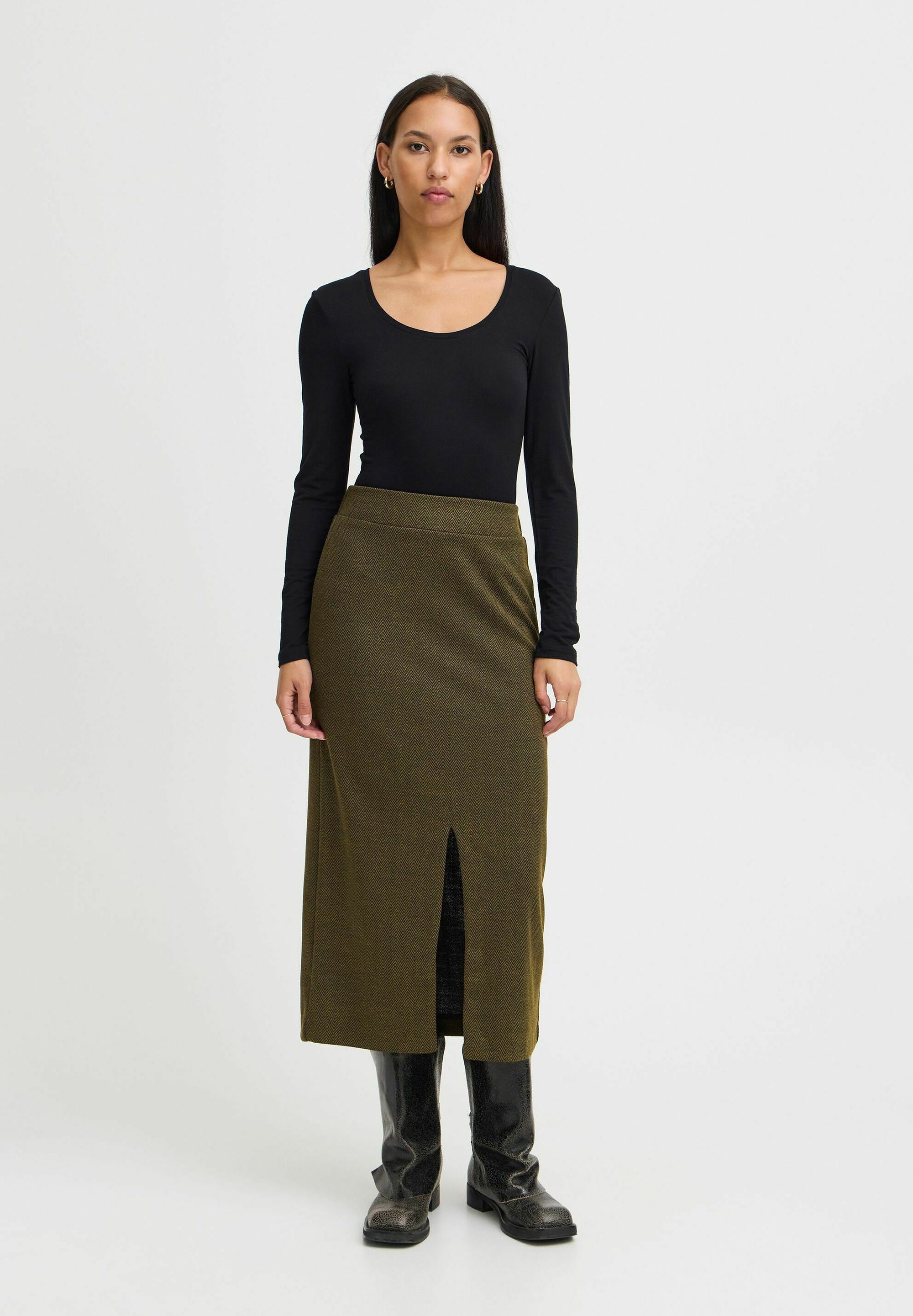 ICHI IHKATE ŽAKARD DOLGO KRILO - A-kroj - črna kuščarjeva ribja kost