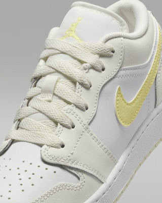 Air Jordan 1 Low Older Kids' Shoes
