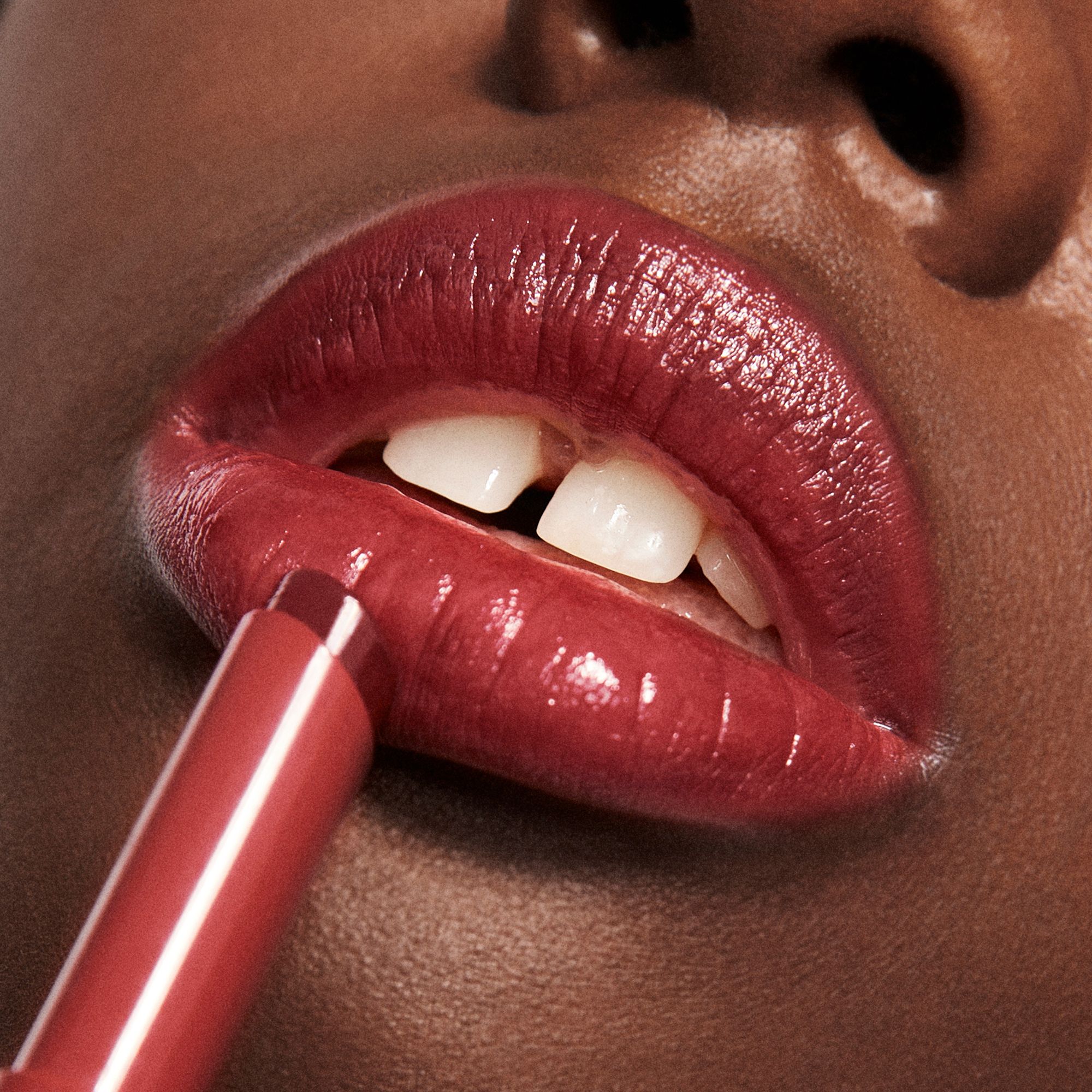 Течни кармини за усне „The Color Lip Glow“