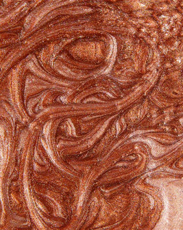 BYROKKO Shine Brown Chocolate Bronze ist ein Produkt, das die Bräunung beschleunigt und verlängert.