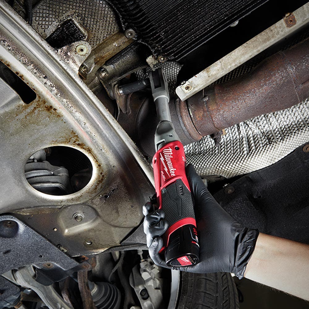 Conjunto de chave de impacto com catraca MILWAUKEE FUEL™ 12V 3/8