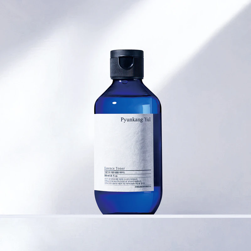 Tônico Essencial Pyunkang Yul: Tônico calmante e hidratante.