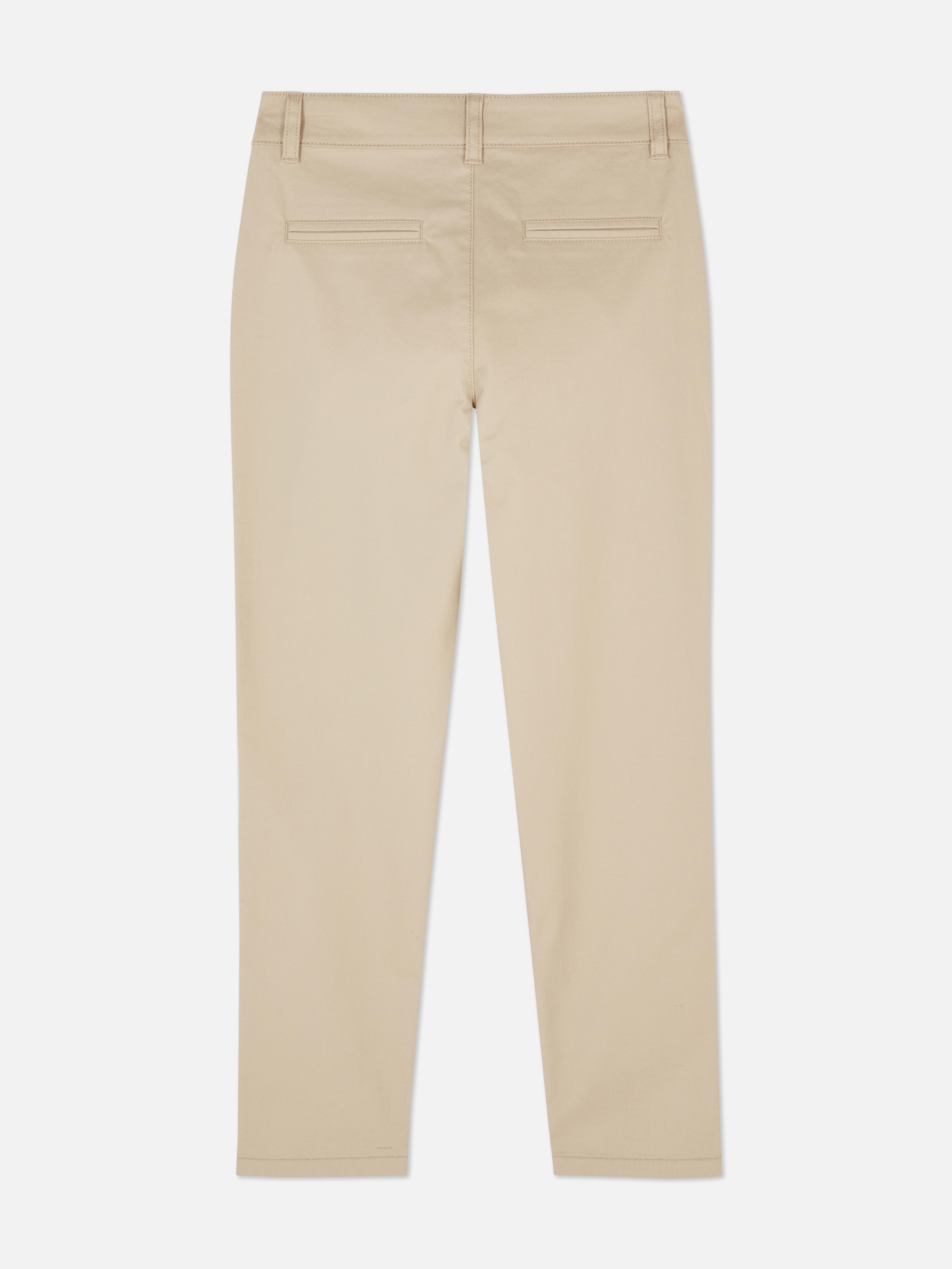 Chino in regulärer Passform. Mit diesen schicken Chinos ist Ihr Smart-Casual-Look garantiert komplett.