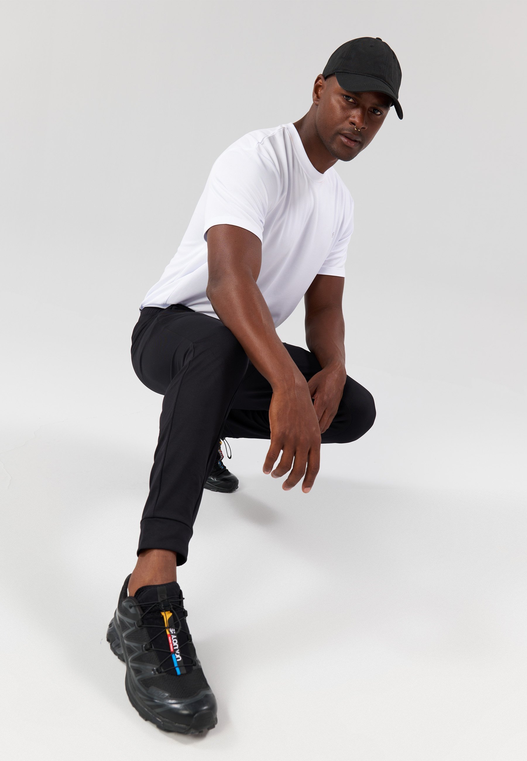 Pier One Sport Slim Fit Trainingsbroek met Ritszakken en Manchetten aan de Enkels - Trainingsbroek - zwart