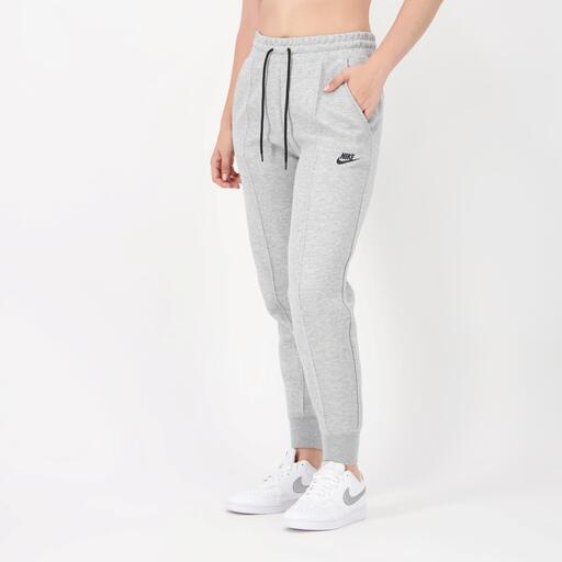  Nike Tech