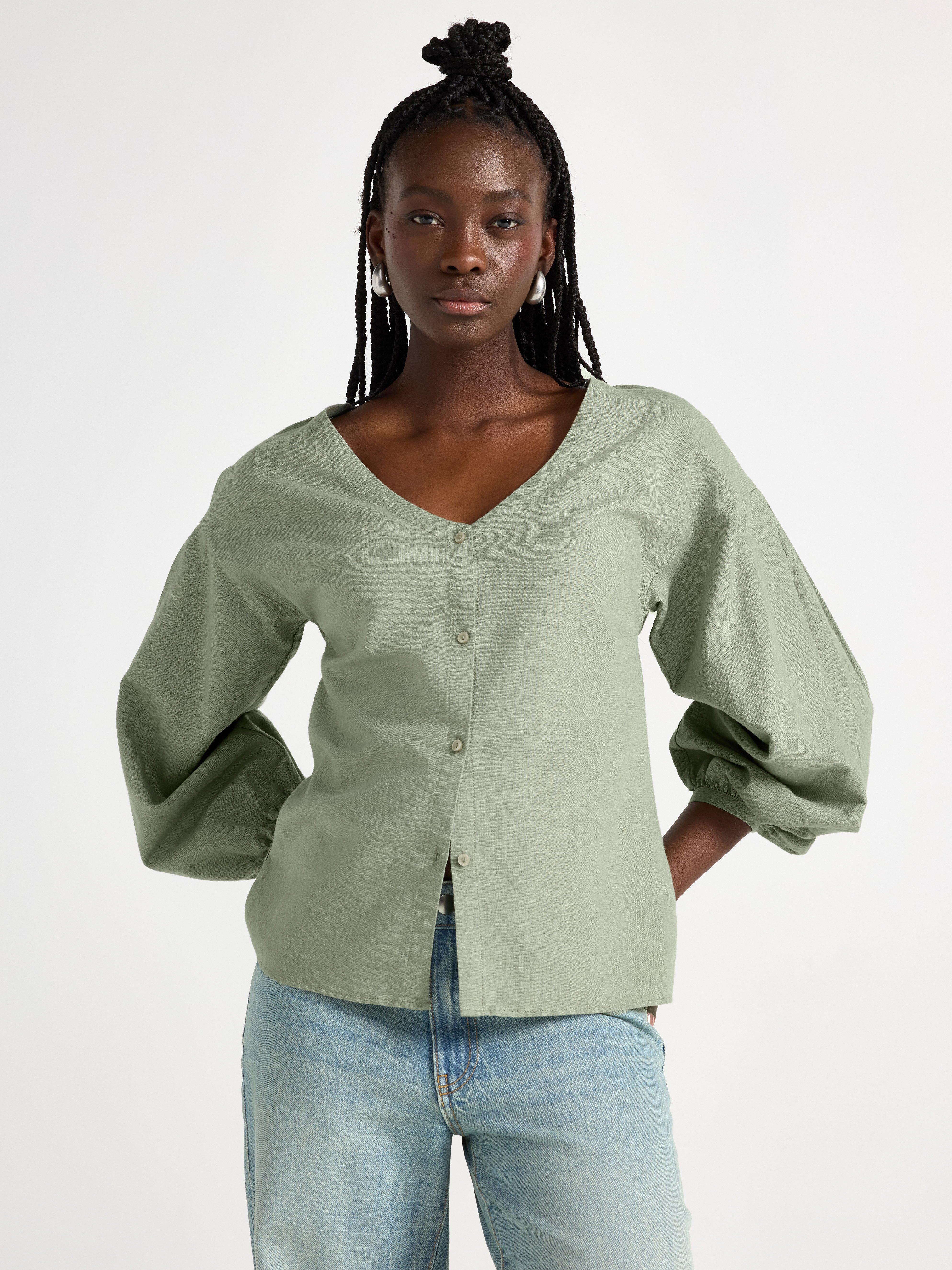 Blusa em mistura de linho verde-acinzentado